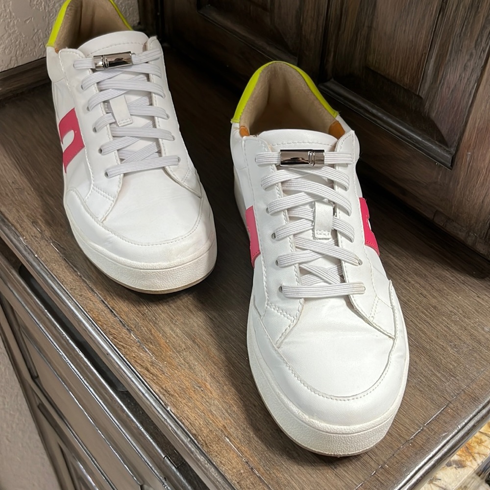 Lucky Brand Hinta Sneakers